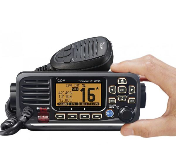 جهاز إرسال واستقبال IC-M330GE البحري فائق الصغر