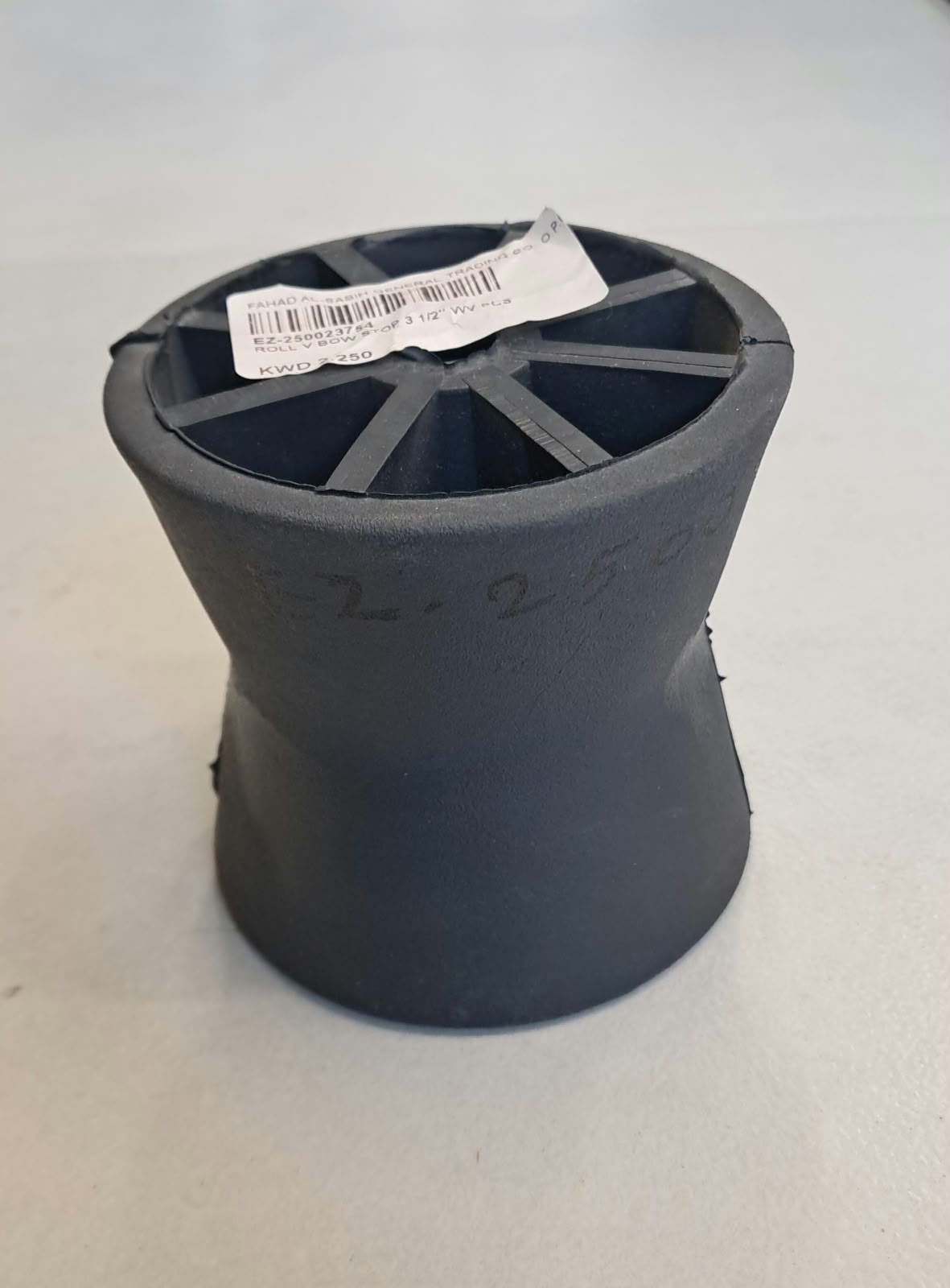 EZ Loader 250-023754 black 3.5-inch V-bow roller for winch mount