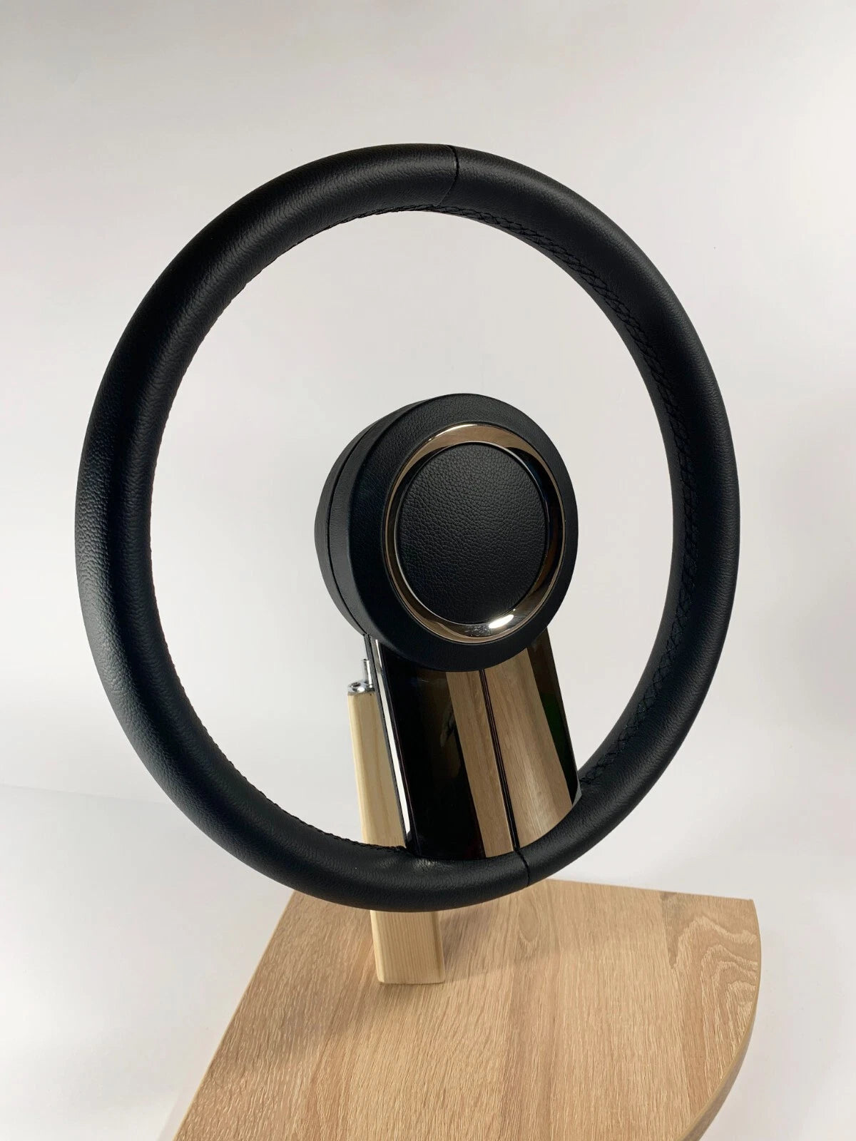 IDRA Black Stainless Steel Light Steering Wheel